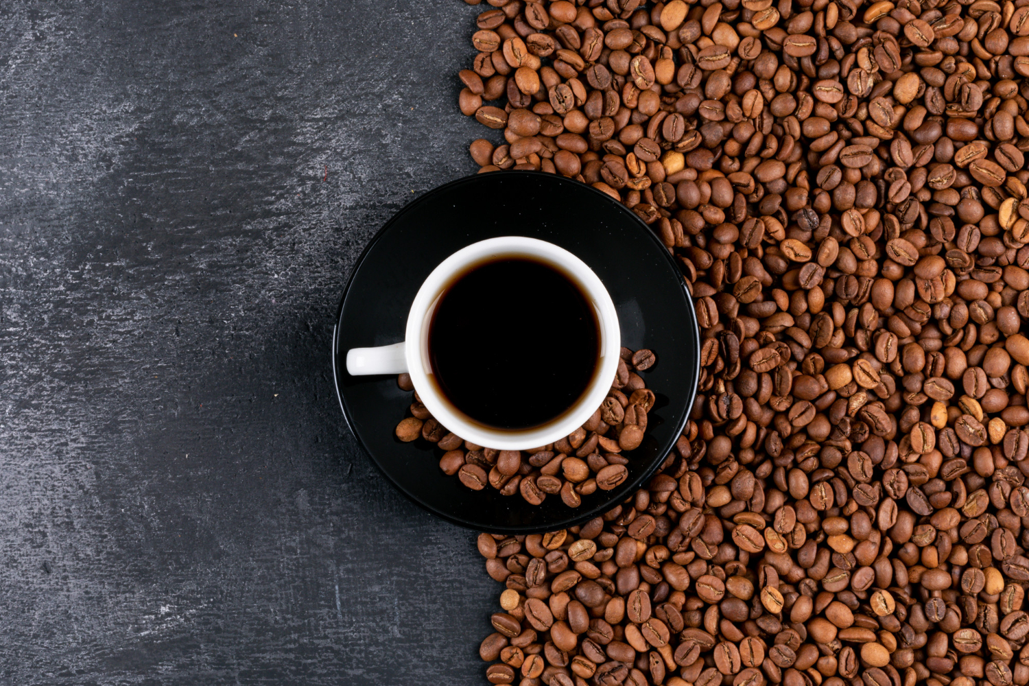 Ekspres do kawy w domu – jakie są zalety i wady?