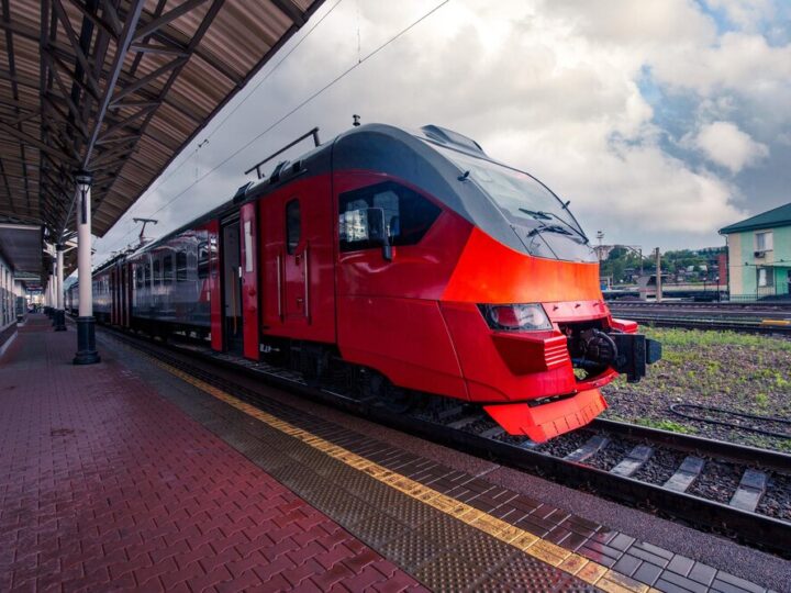 Świdnica w czołówce: 860 tysięcy podróżnych korzysta z kolei!