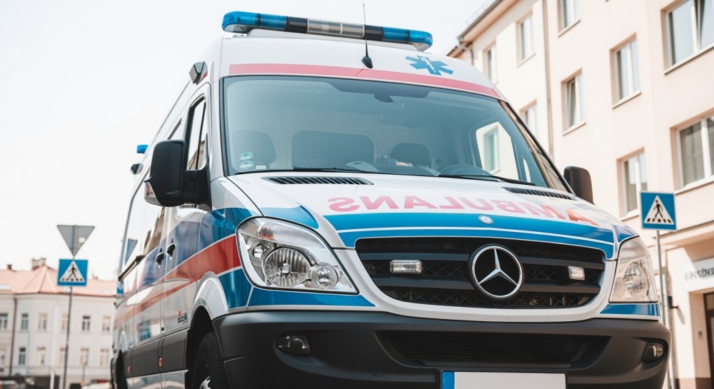 Młody łabędź w opałach: akcja ratunkowa na zalewie Witoszówka
