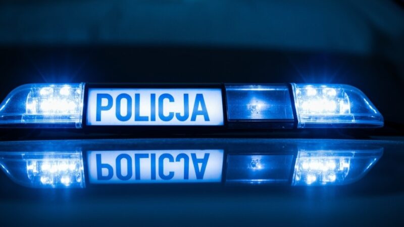 Nocna kontrola ujawnia niebezpiecznego kierowcę z alkoholem, marihuaną i kontrabandą