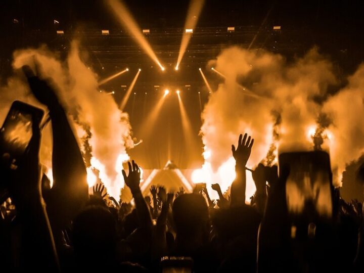 Muzyczna podróż w czasie: Koncert zespołu Universe w Strzegomie!