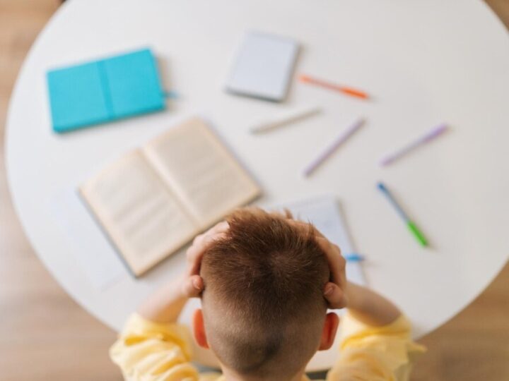 Wzruszające pasowanie na ucznia w Świebodzicach: pierwszaki rozpoczynają edukacyjną przygodę