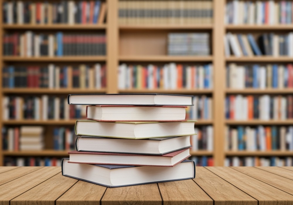 Seniorki na fascynującej wycieczce po Bibliotece Uniwersytetu Zielonogórskiego