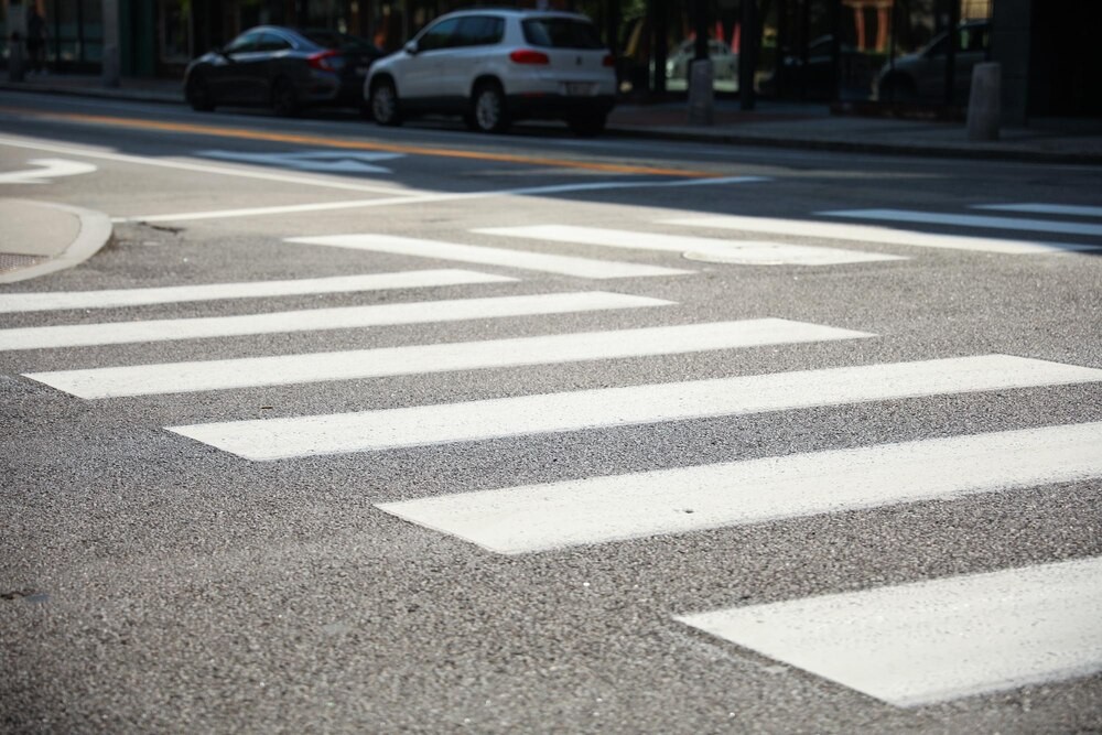 Nowe oświetlenie i oznakowanie poprawią bezpieczeństwo pieszych na DK 35