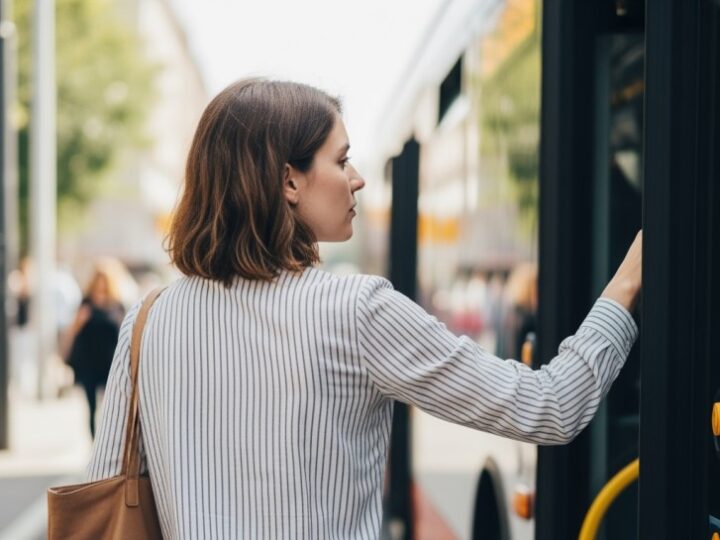 Przyszłość komunikacji w regionie: spotkanie w Bolkowie decyduje o linii autobusowej