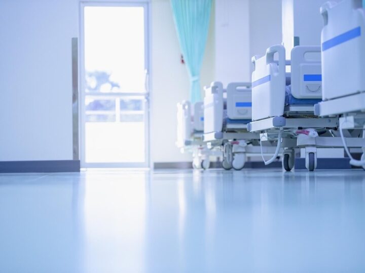 Małe rączki, wielkie serca: Przedszkolaki z Pszenny uczą się ratować życie