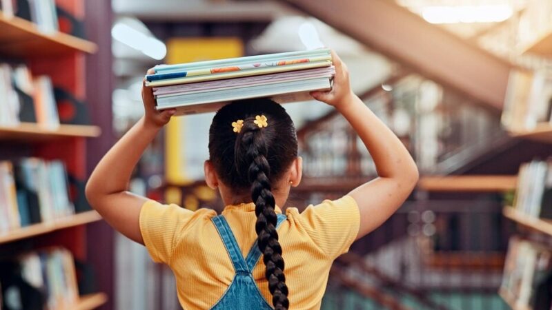 Strzegom: Innowacyjne etui blokujące sygnał eliminują smartfony w szkole