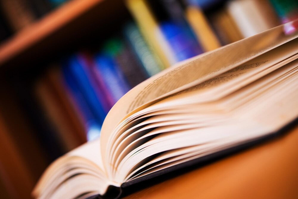 Mroczne sekrety „Sinobrodego”: odkryj baśń dla dorosłych w bibliotece