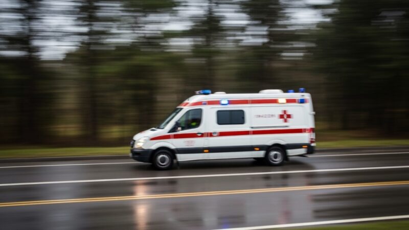 Ratownicy w Świdnicy ćwiczą ewakuację osób bariatrycznych z wysokości