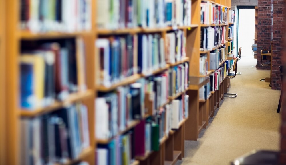 Ożyw swoją bibliotekę: Dołącz do ruchu bookcrossingu!