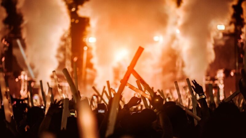 Muzyczne echa w kamieniołomie: fortepian ożywia Strzegom!
