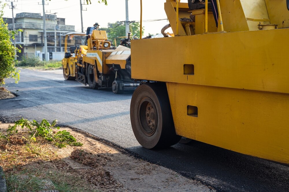 Jaroszów zyskuje nową drogę – budowa w pełnym toku!