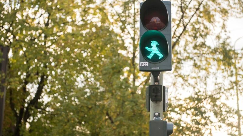 Świdnica poprawia bezpieczeństwo pieszych: 26 doświetlonych przejść na DK35