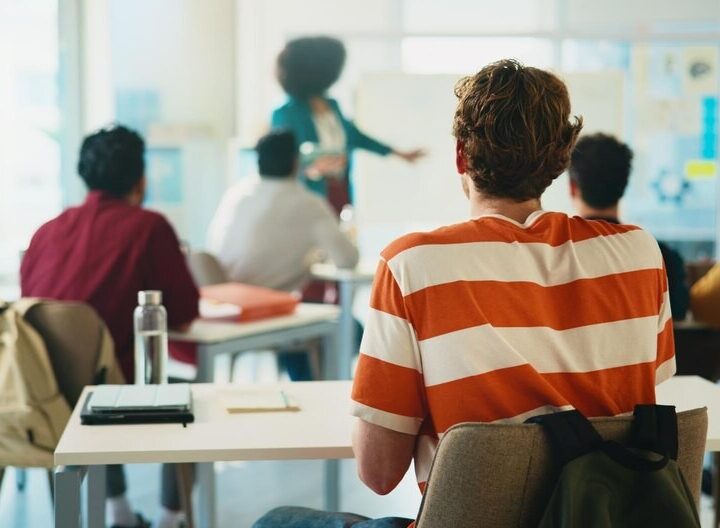Mundury i Technologie: Nowy Kierunek w Żarowie