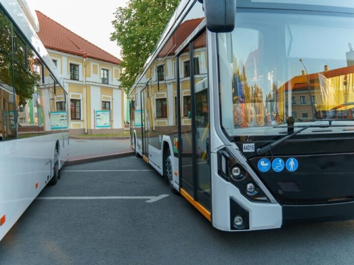 Wszystkich Świętych w Świebodzicach: zmiany w ruchu i autobusach. Sprawdź, co się zmieni